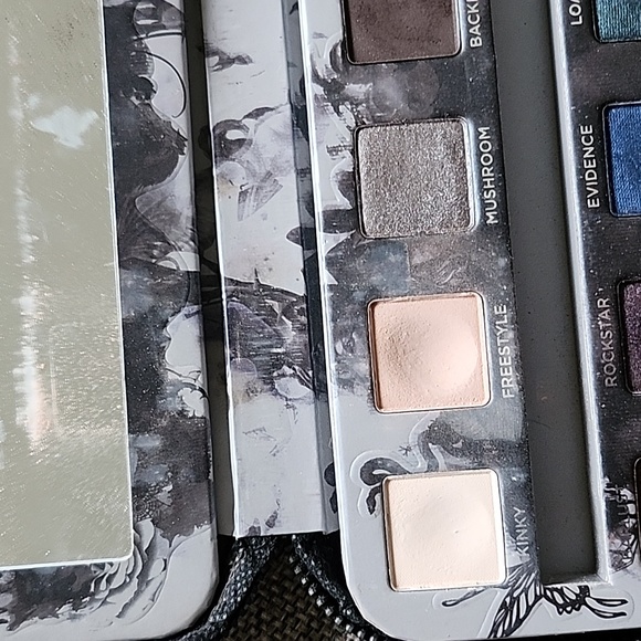 Urban Decay smoke palette - Picture 3 of 6
